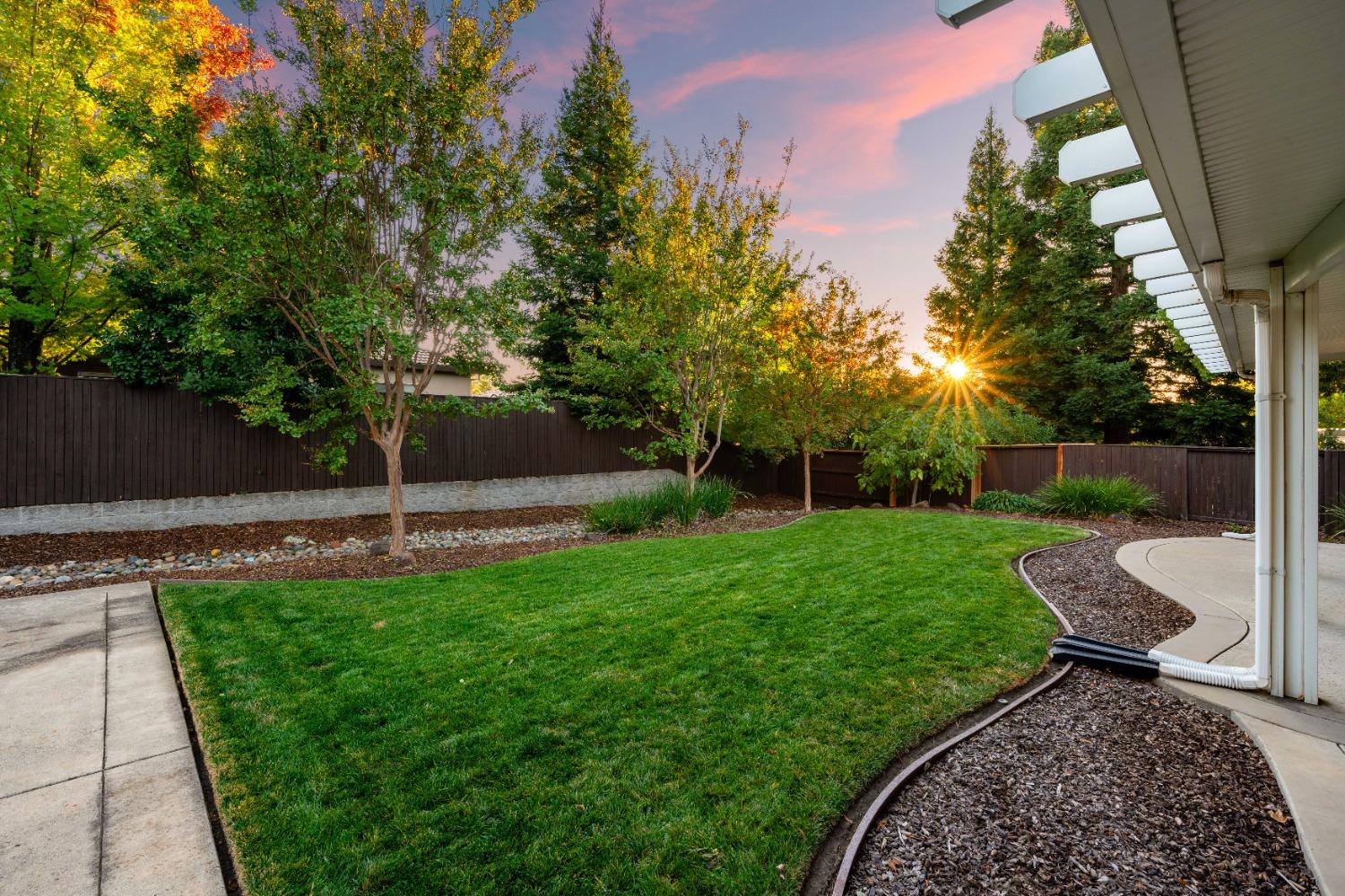 Detail Gallery Image 32 of 40 For 4904 Moonshadow Ct, Rocklin,  CA 95677 - 4 Beds | 2/1 Baths