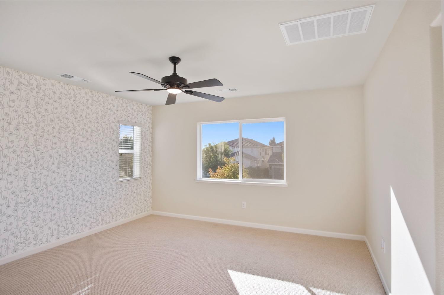 Detail Gallery Image 20 of 25 For 3909 Enchantment Ln, Turlock,  CA 95382 - 3 Beds | 2/1 Baths