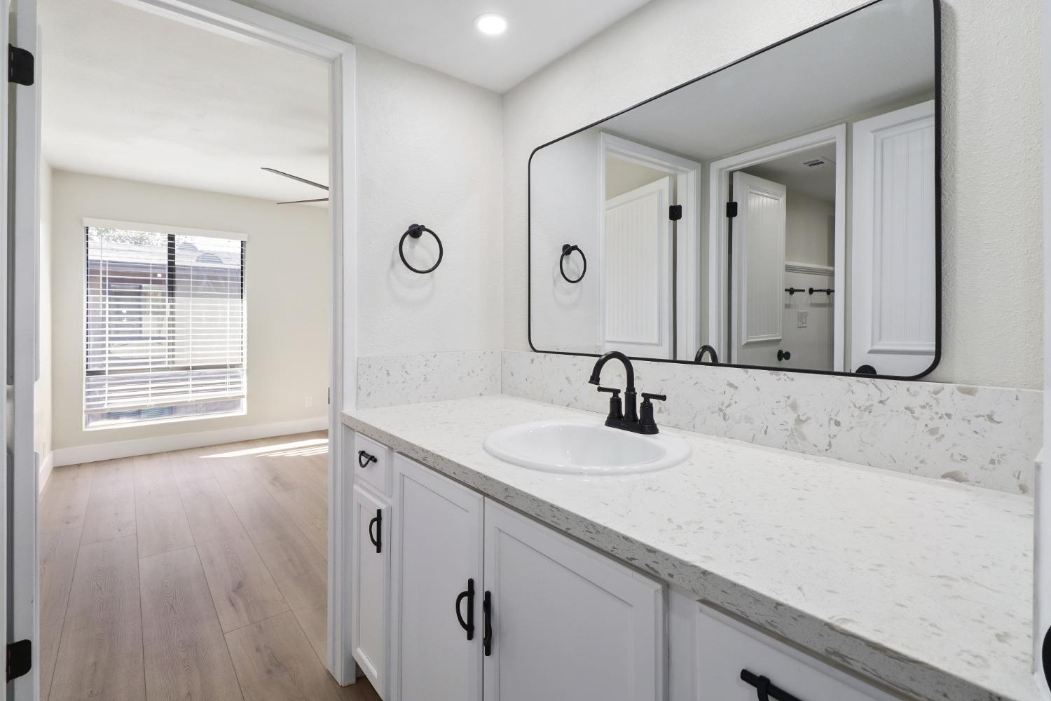 Detail Gallery Image 39 of 68 For 2408 Larkspur Ln #248,  Sacramento,  CA 95825 - 2 Beds | 1/1 Baths