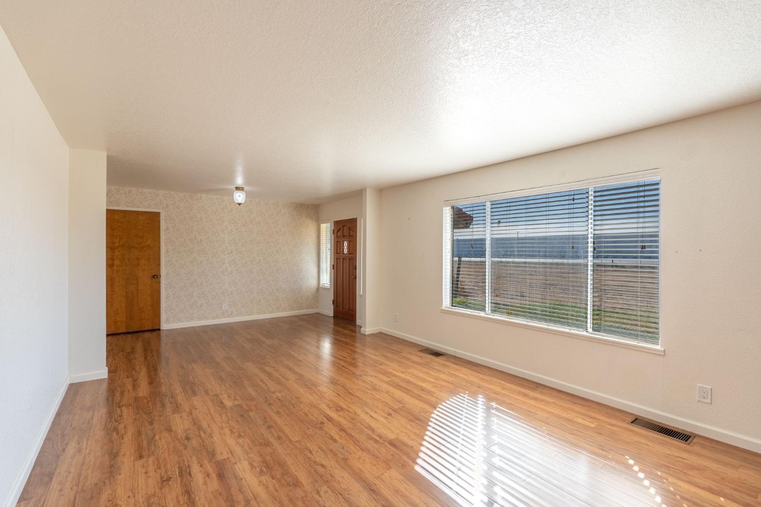 Detail Gallery Image 14 of 45 For 5052 Tully Rd, Modesto,  CA 95356 - 3 Beds | 2/1 Baths