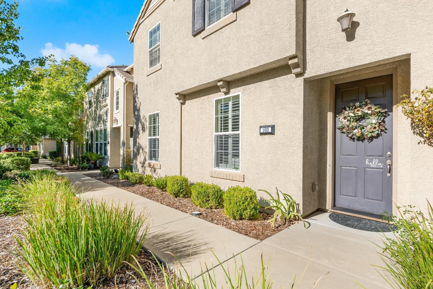 Detail Gallery Image 3 of 58 For 103 Talmont Cir, Roseville,  CA 95678 - 3 Beds | 2/1 Baths