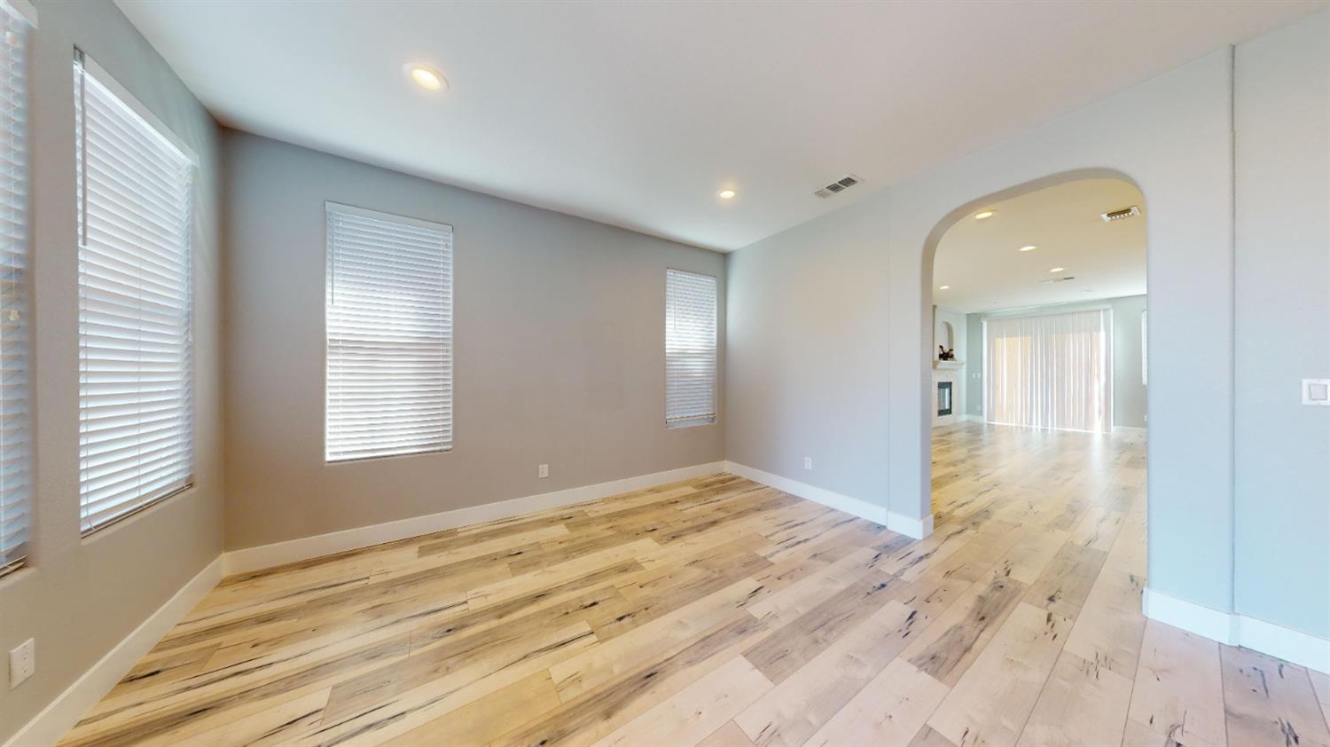 Detail Gallery Image 5 of 56 For 9154 Torino Way, Sacramento,  CA 95829 - 3 Beds | 2 Baths