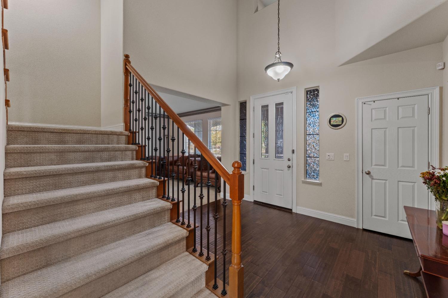 Detail Gallery Image 5 of 50 For 3049 Stonington Dr, Roseville,  CA 95747 - 5 Beds | 4/1 Baths