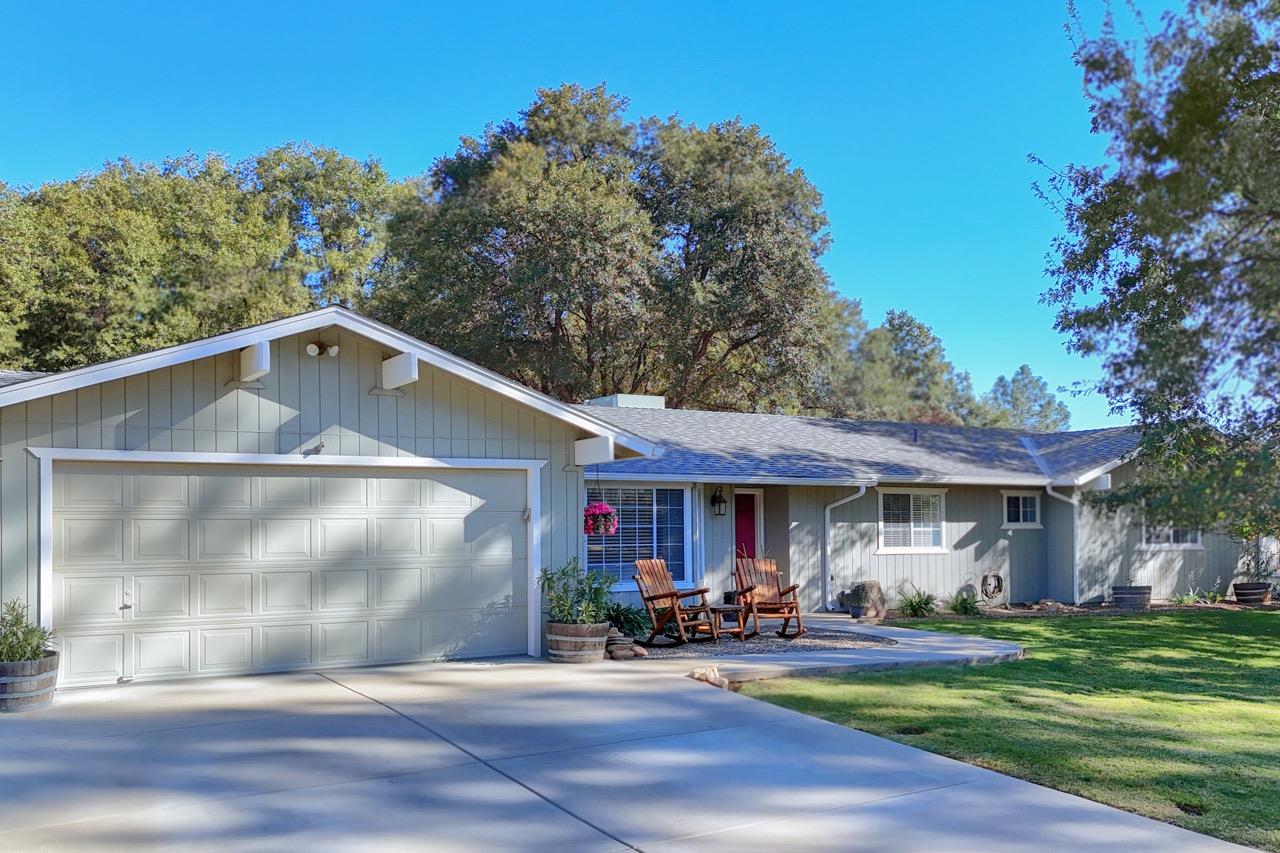 Detail Gallery Image 3 of 65 For 5773 Glacier Point, Mariposa,  CA 95338 - 4 Beds | 3 Baths