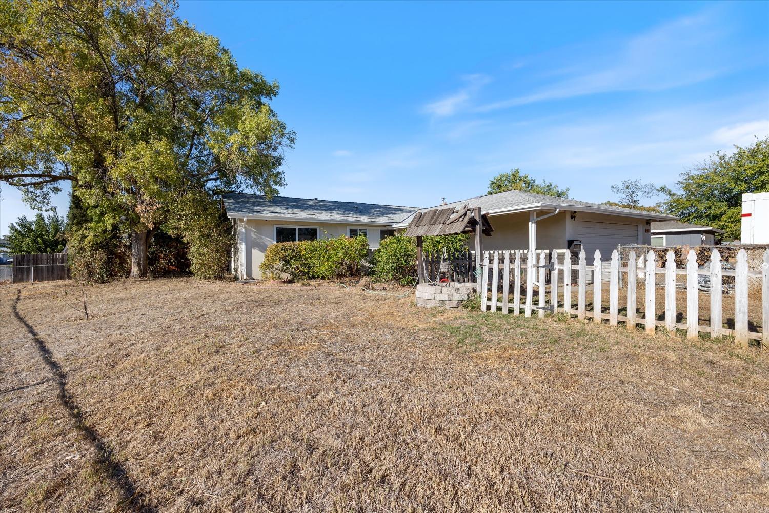 Detail Gallery Image 1 of 1 For 4801 Willowbrook Dr, Sacramento,  CA 95842 - 3 Beds | 2 Baths