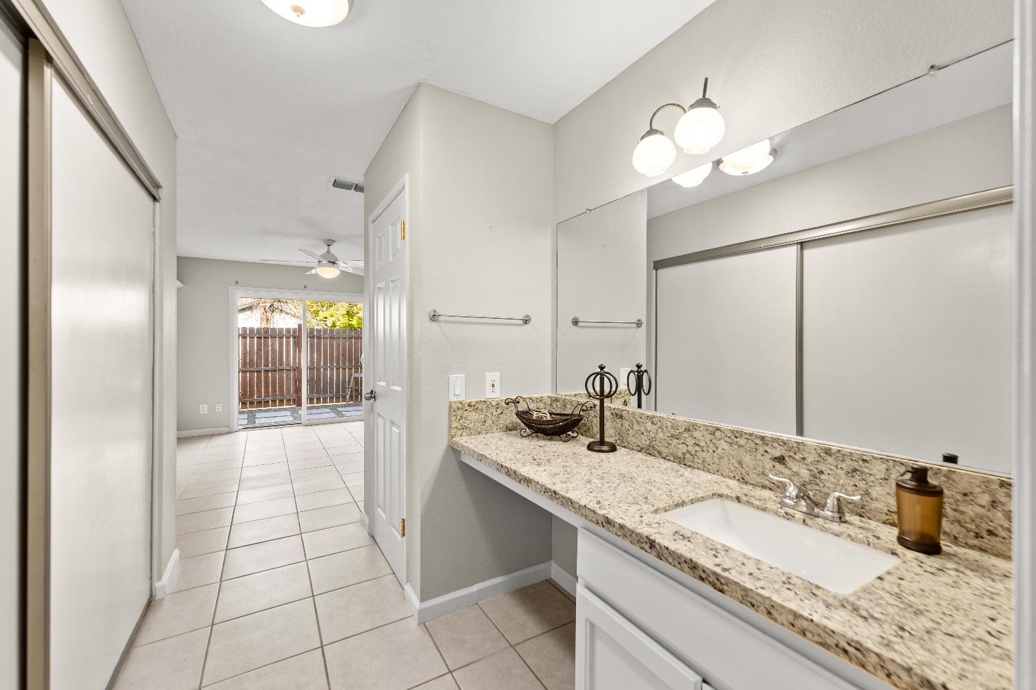 Detail Gallery Image 30 of 53 For 1236 Andalusia Dr, Sacramento,  CA 95833 - 2 Beds | 2 Baths