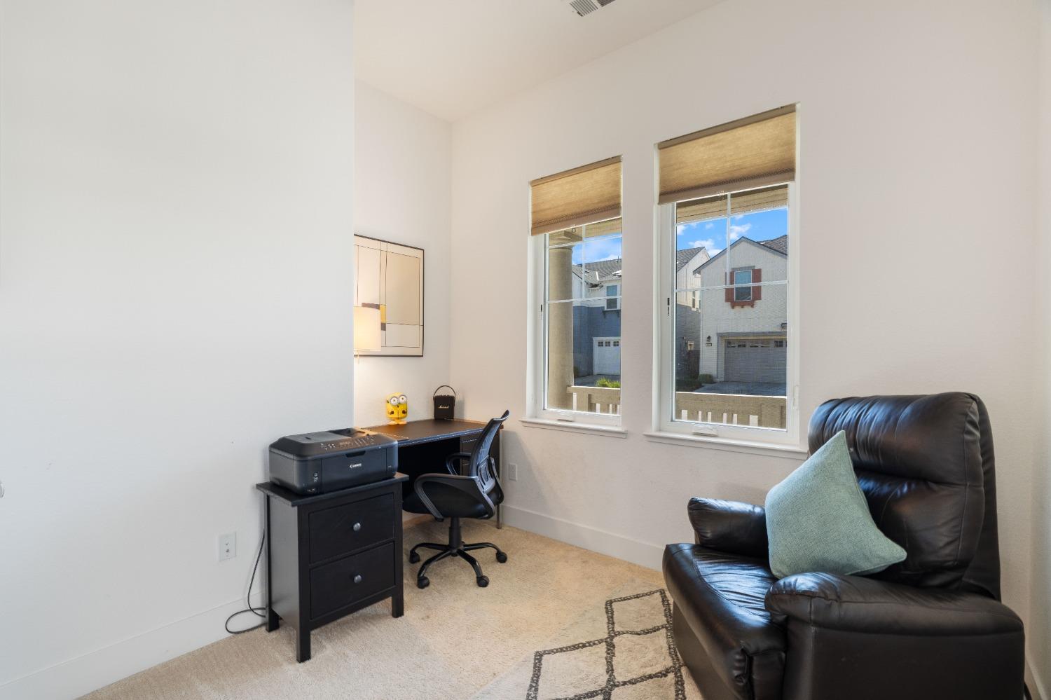 Detail Gallery Image 6 of 49 For 2100 Carbondale Cir, Dublin,  CA 94568 - 3 Beds | 3/1 Baths