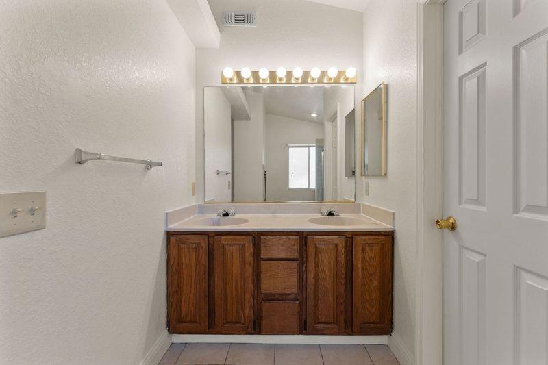 Detail Gallery Image 10 of 35 For 6247 Arabian Pl, Stockton,  CA 95210 - 4 Beds | 2/1 Baths