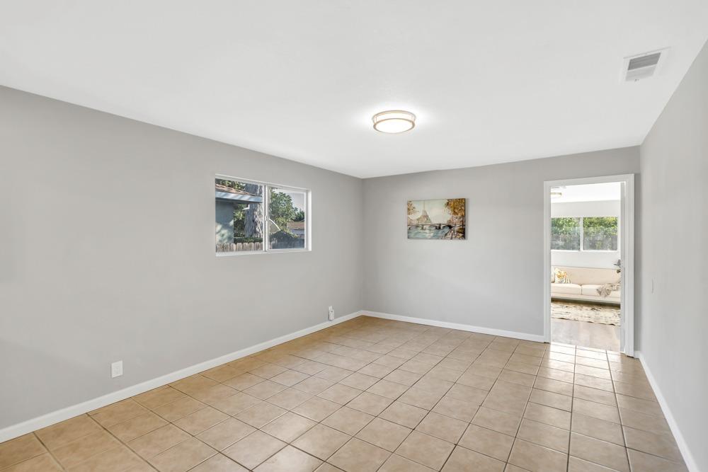 Detail Gallery Image 18 of 49 For 6160 Denslow Way, Sacramento,  CA 95823 - 4 Beds | 2 Baths