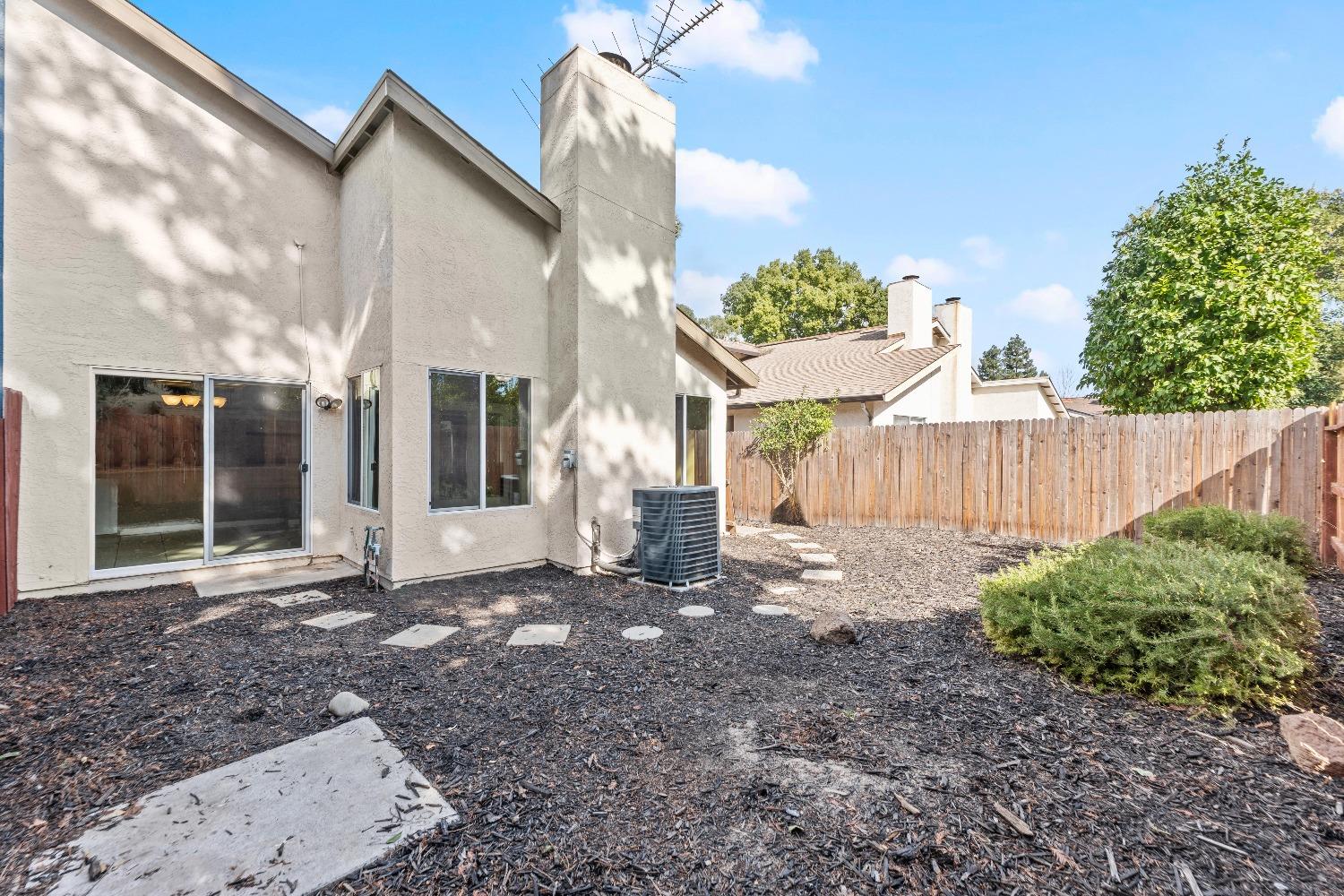 Detail Gallery Image 36 of 53 For 1236 Andalusia Dr, Sacramento,  CA 95833 - 2 Beds | 2 Baths