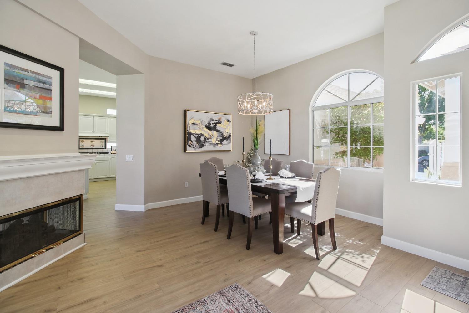 Detail Gallery Image 2 of 56 For 5345 Dreamgarden Loop, Roseville,  CA 95747 - 3 Beds | 2 Baths