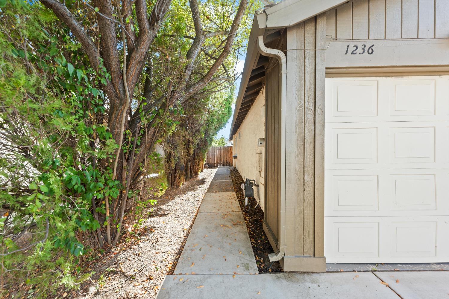 Detail Gallery Image 52 of 53 For 1236 Andalusia Dr, Sacramento,  CA 95833 - 2 Beds | 2 Baths