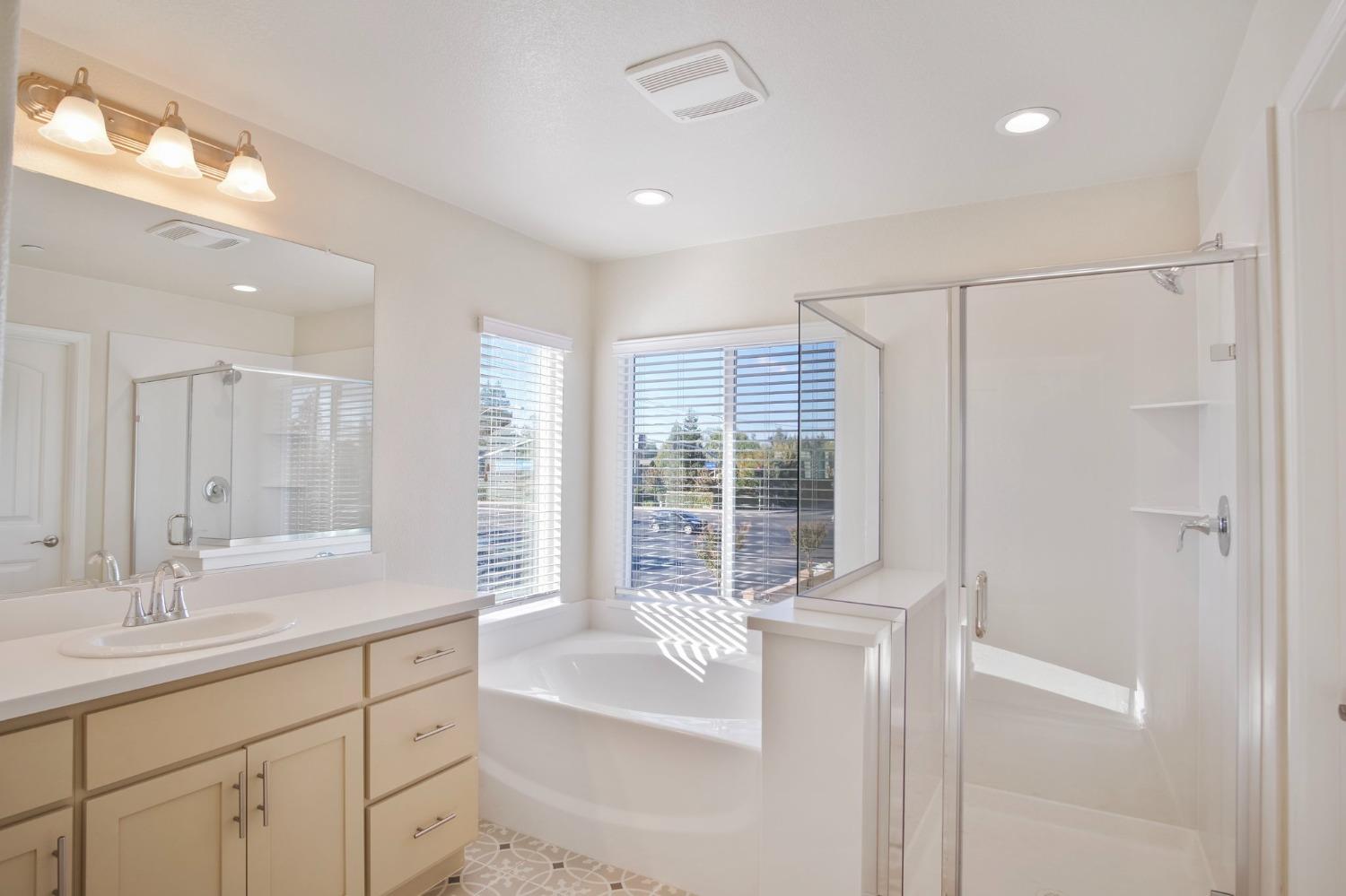 Detail Gallery Image 22 of 25 For 3909 Enchantment Ln, Turlock,  CA 95382 - 3 Beds | 2/1 Baths