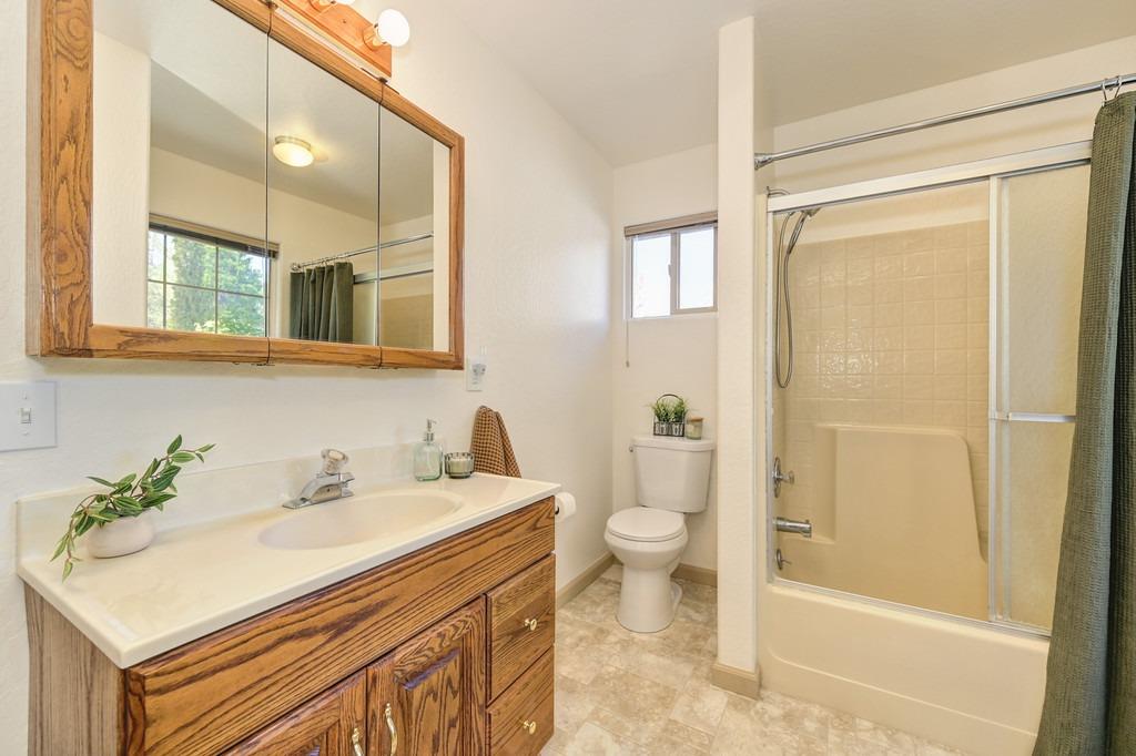 Detail Gallery Image 12 of 40 For 13636 Brannon Ct, Nevada City,  CA 95959 - 2 Beds | 2/2 Baths