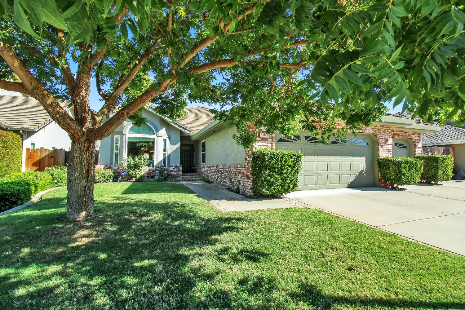 Detail Gallery Image 2 of 70 For 2164 Rothbury Ct, Turlock,  CA 95382 - 3 Beds | 2 Baths