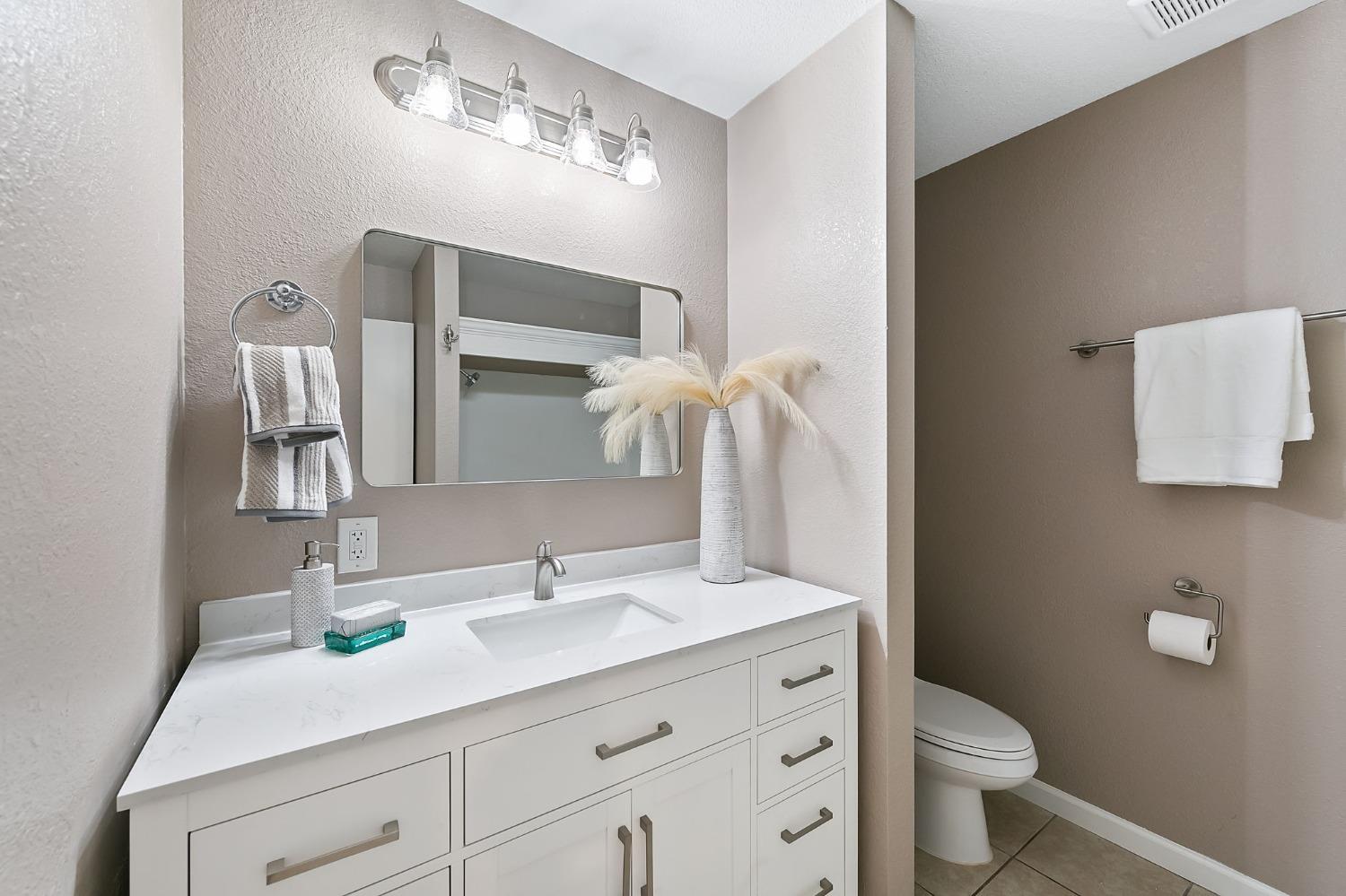 Detail Gallery Image 30 of 36 For 6224 Oak Valley Ln, Citrus Heights,  CA 95621 - 3 Beds | 2/1 Baths