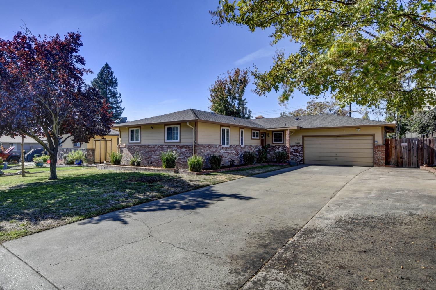 Detail Gallery Image 3 of 21 For 1753 Olympus Dr, Sacramento,  CA 95864 - 3 Beds | 2 Baths