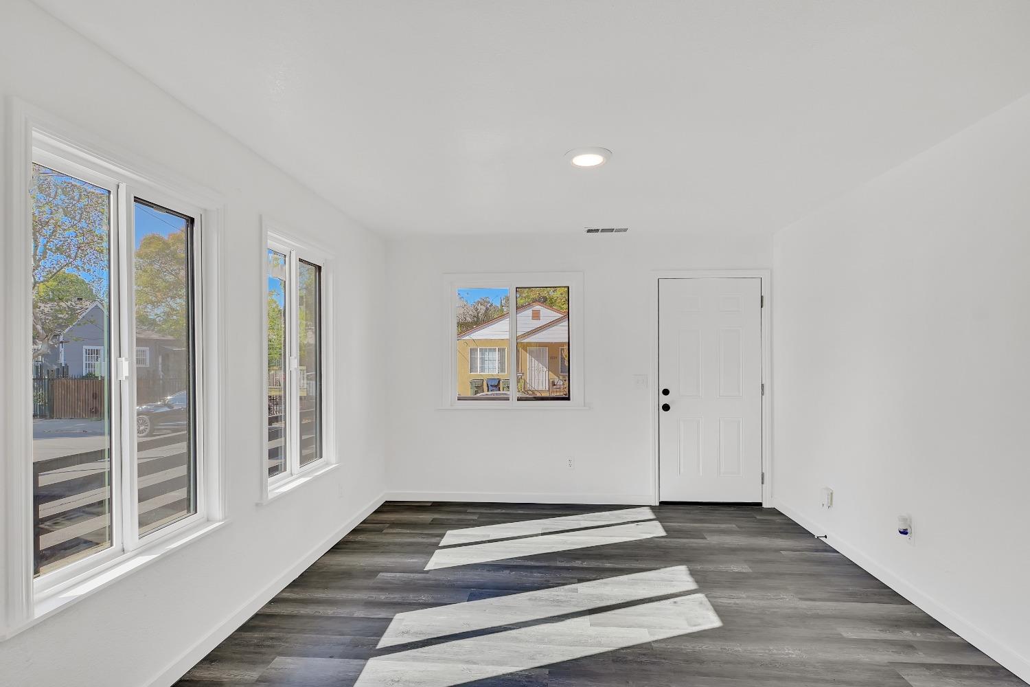 Detail Gallery Image 7 of 33 For 3221 San Jose Way, Sacramento,  CA 95817 - 2 Beds | 1 Baths