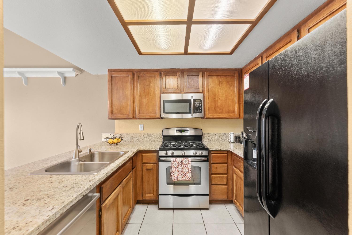 Detail Gallery Image 18 of 53 For 1236 Andalusia Dr, Sacramento,  CA 95833 - 2 Beds | 2 Baths