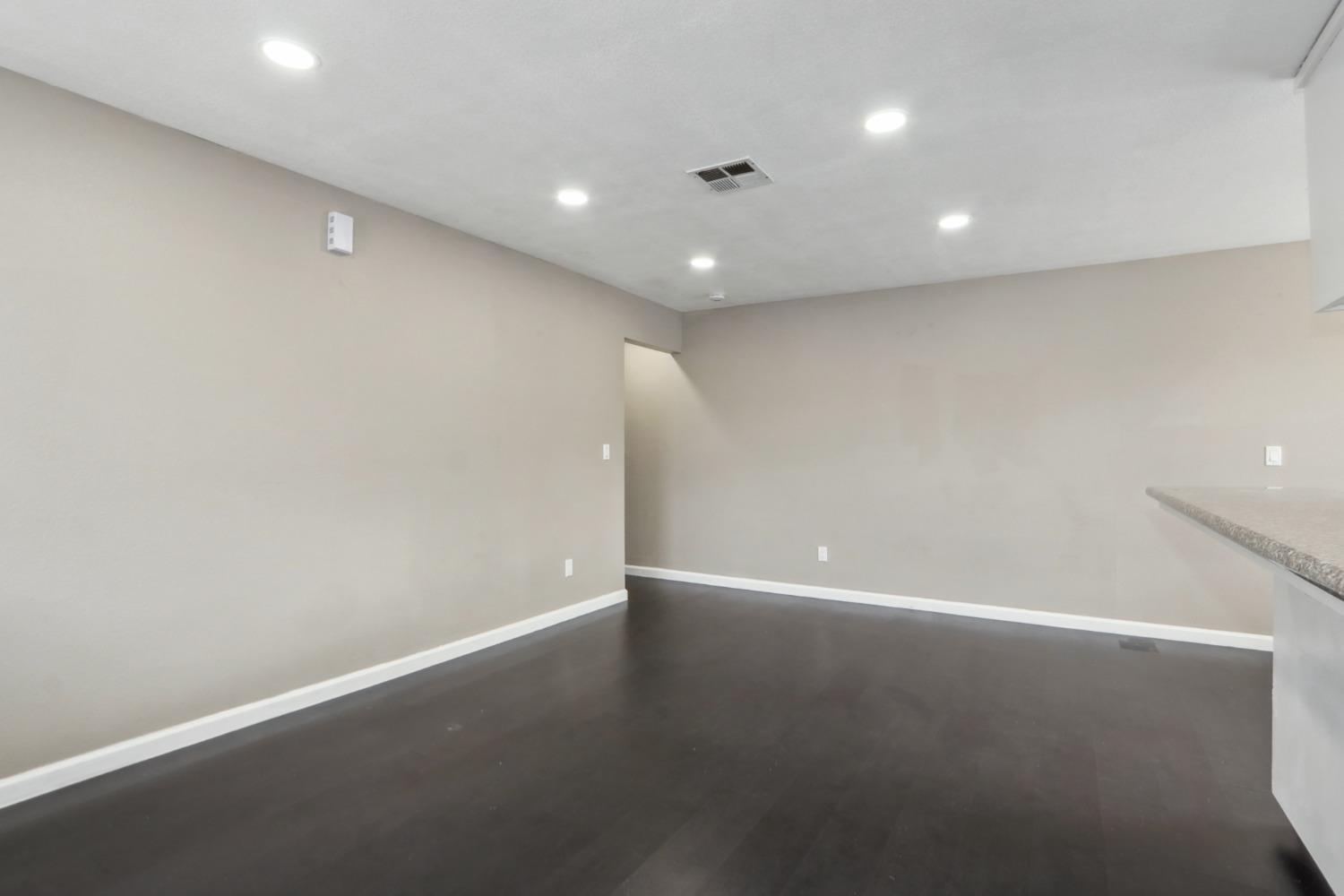 Detail Gallery Image 10 of 27 For 4415 Calandria St #4,  Stockton,  CA 95207 - 2 Beds | 1 Baths