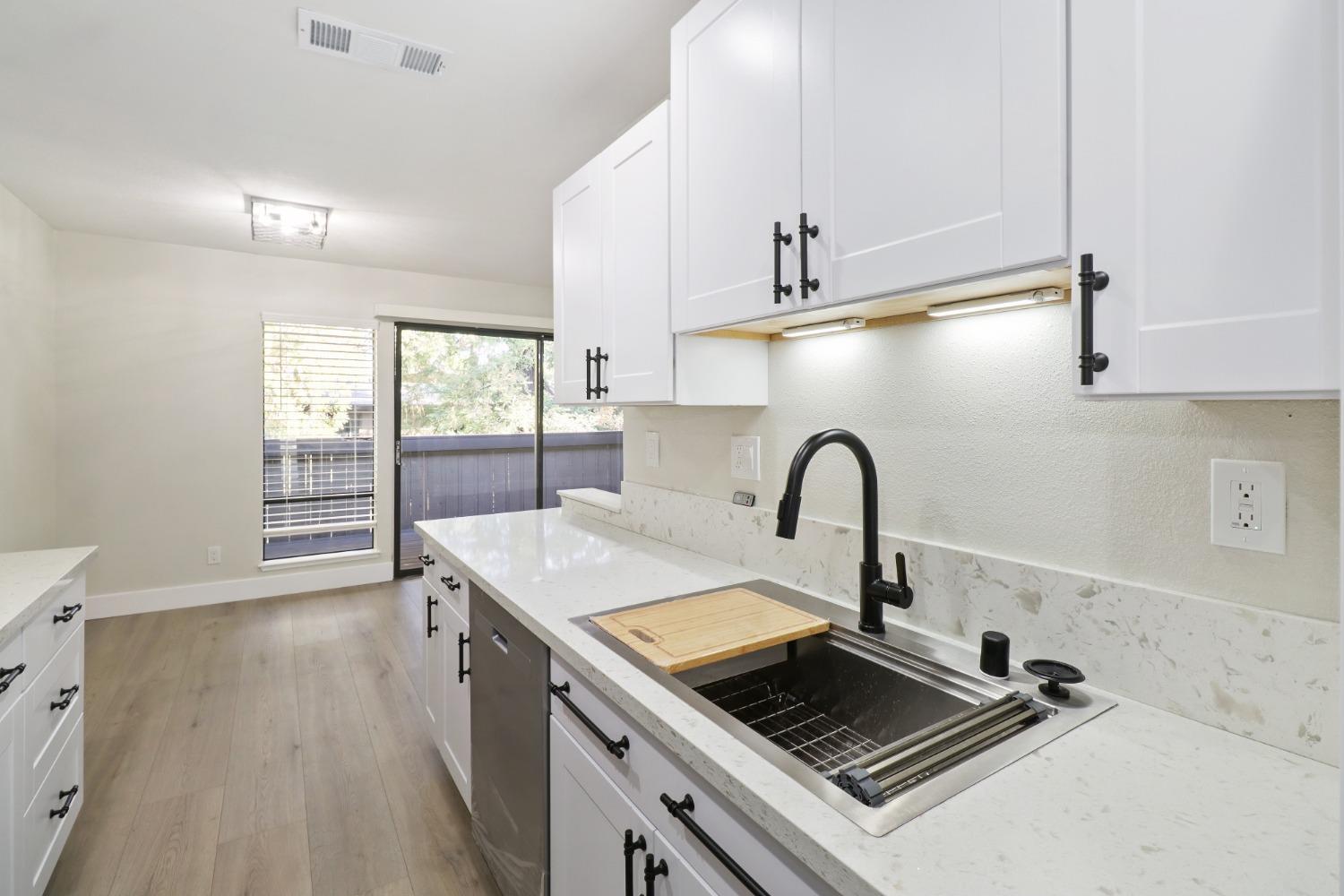 Detail Gallery Image 27 of 68 For 2408 Larkspur Ln #248,  Sacramento,  CA 95825 - 2 Beds | 1/1 Baths