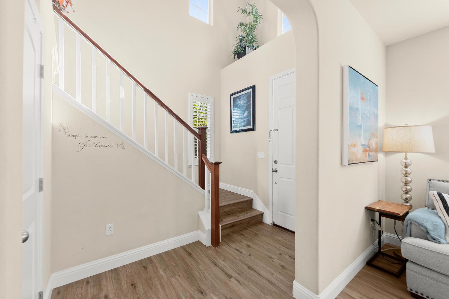 Detail Gallery Image 21 of 58 For 103 Talmont Cir, Roseville,  CA 95678 - 3 Beds | 2/1 Baths