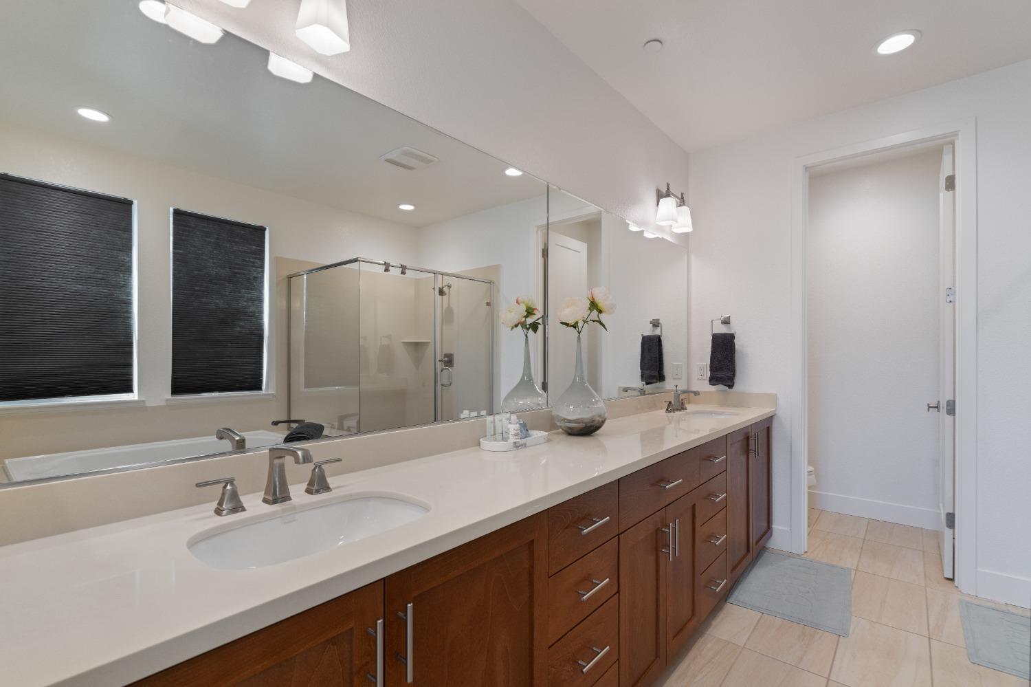 Detail Gallery Image 35 of 49 For 2100 Carbondale Cir, Dublin,  CA 94568 - 3 Beds | 3/1 Baths