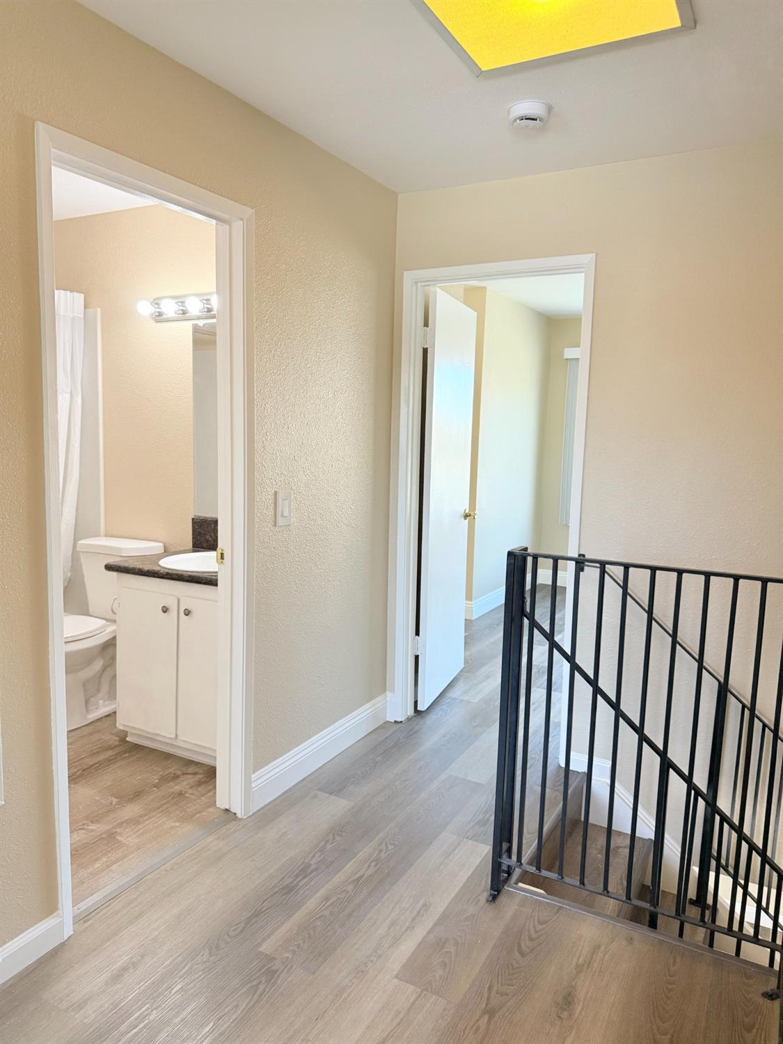 Detail Gallery Image 17 of 38 For 4075 Weymouth Ln, Sacramento,  CA 95823 - 3 Beds | 2/1 Baths