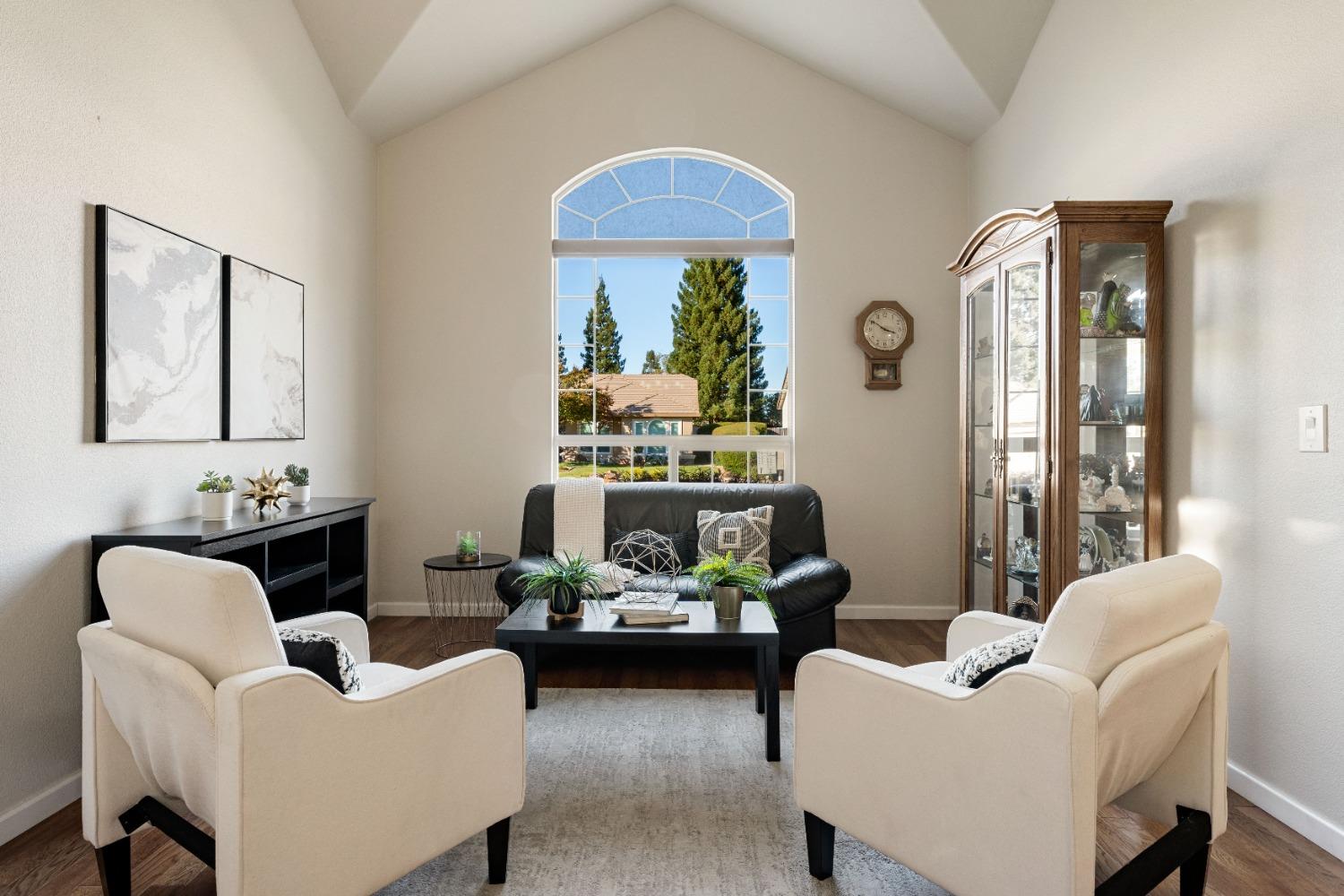 Detail Gallery Image 12 of 40 For 4904 Moonshadow Ct, Rocklin,  CA 95677 - 4 Beds | 2/1 Baths