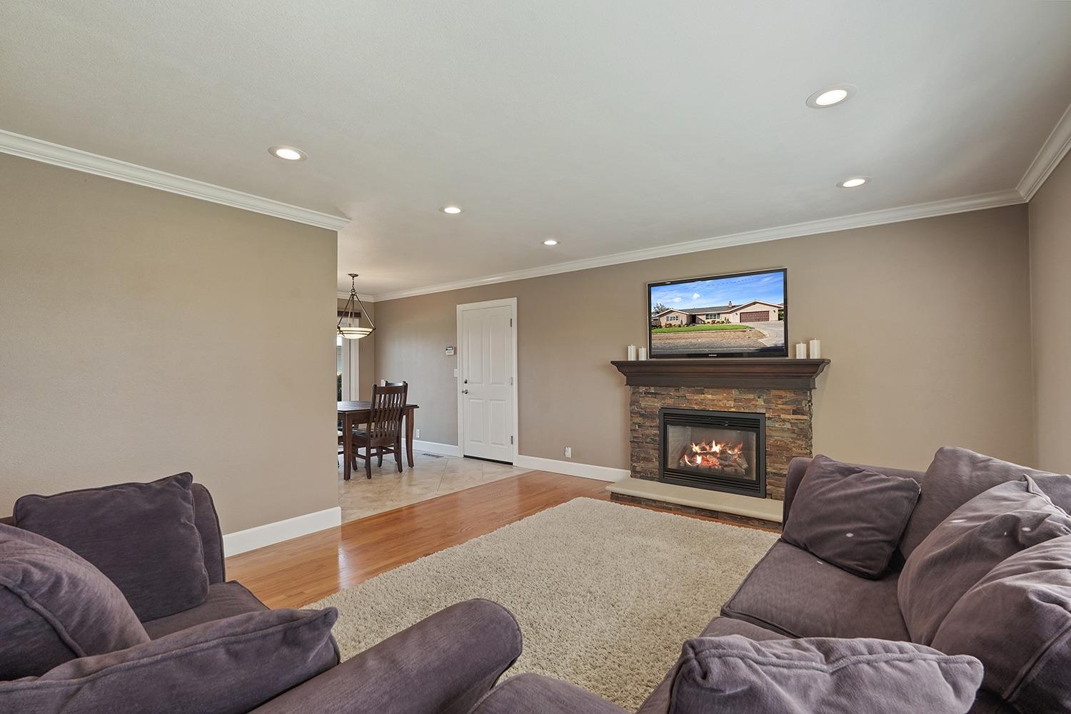 Detail Gallery Image 8 of 47 For 17011 Tretheway Rd, Lodi,  CA 95240 - 3 Beds | 2 Baths