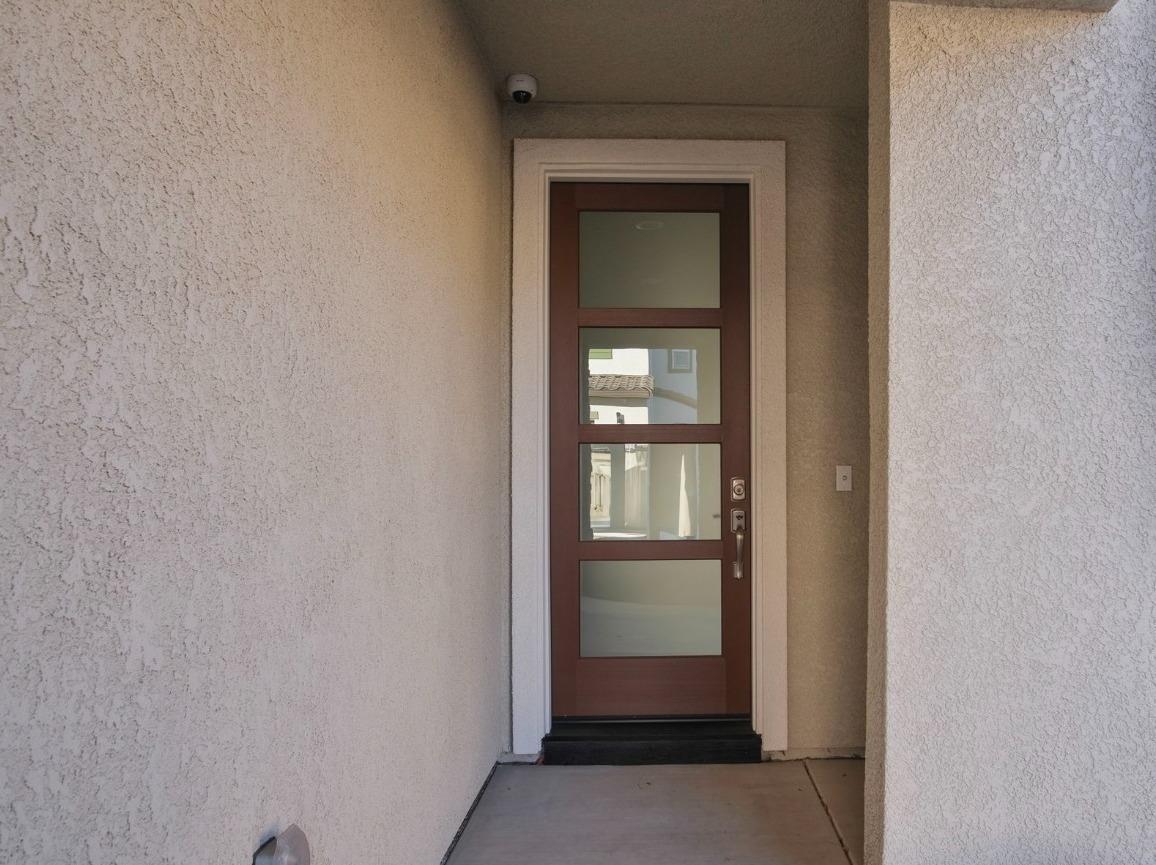 Detail Gallery Image 3 of 25 For 3909 Enchantment Ln, Turlock,  CA 95382 - 3 Beds | 2/1 Baths