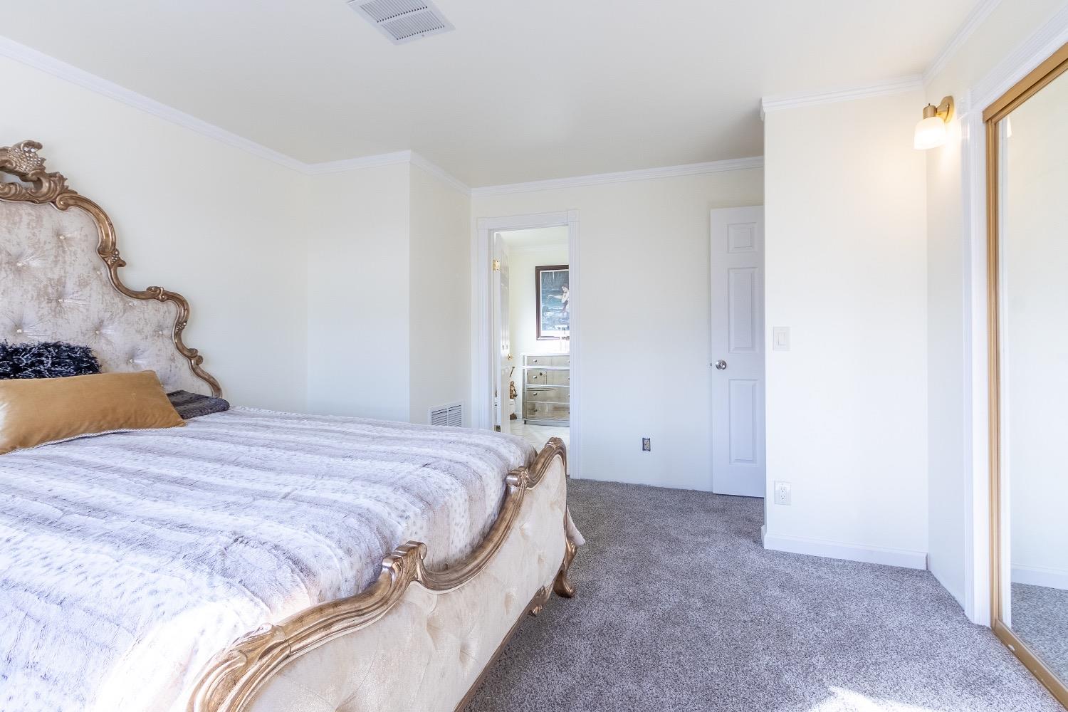 Detail Gallery Image 11 of 34 For 155 Security Ln, Sacramento,  CA 95828 - 3 Beds | 2 Baths