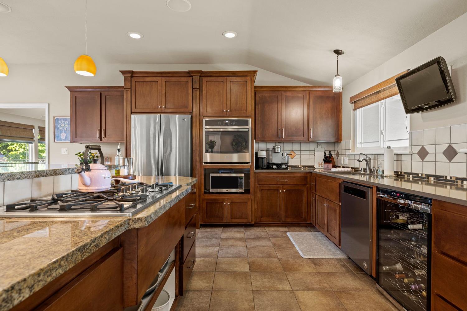 Detail Gallery Image 18 of 60 For 4524 Argonaut Way, Sacramento,  CA 95864 - 3 Beds | 2/1 Baths