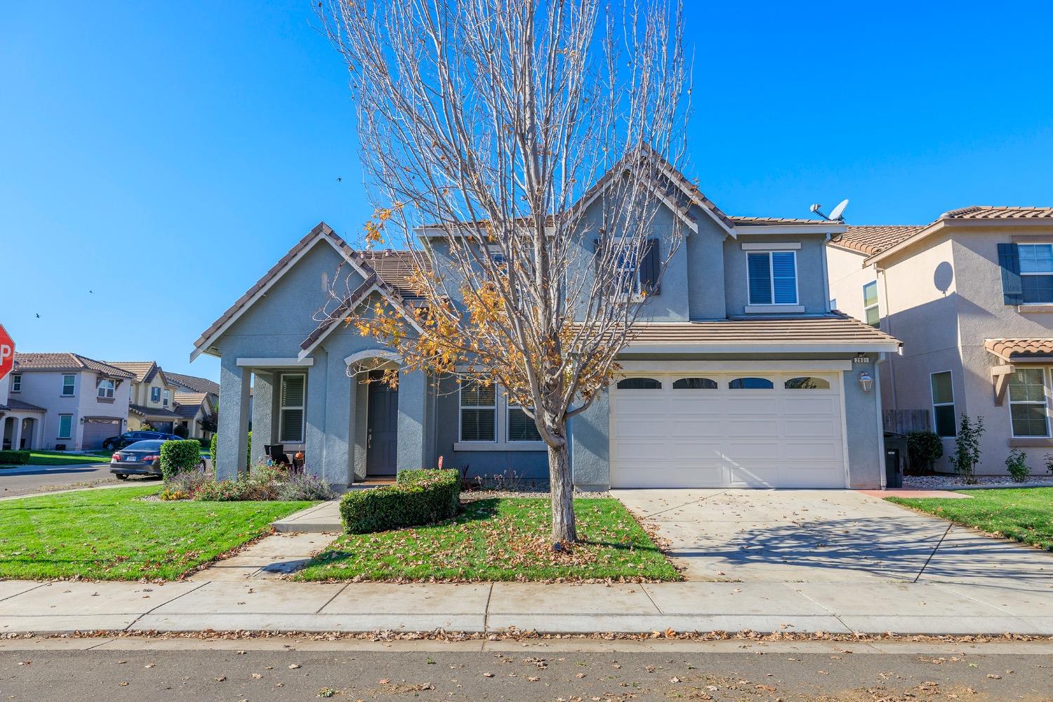 Detail Gallery Image 1 of 81 For 2901 Escalon Pl, Modesto,  CA 95355 - 4 Beds | 3 Baths