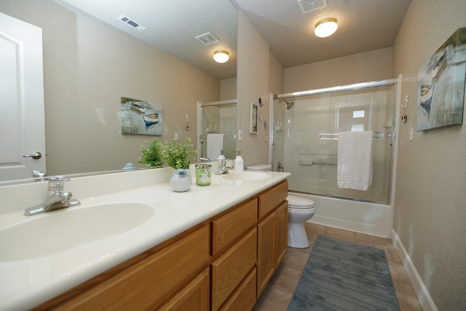 Detail Gallery Image 27 of 44 For 1805 New Chesham Ct, Modesto,  CA 95355 - 3 Beds | 2 Baths