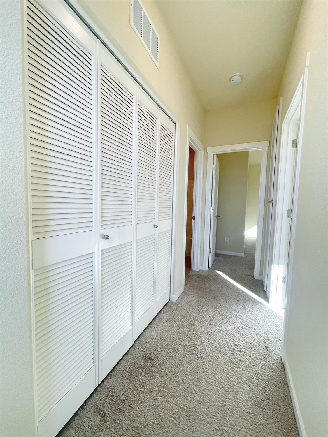 Detail Gallery Image 19 of 37 For 4235 Ocean Ln, Elk Grove,  CA 95757 - 3 Beds | 2/1 Baths