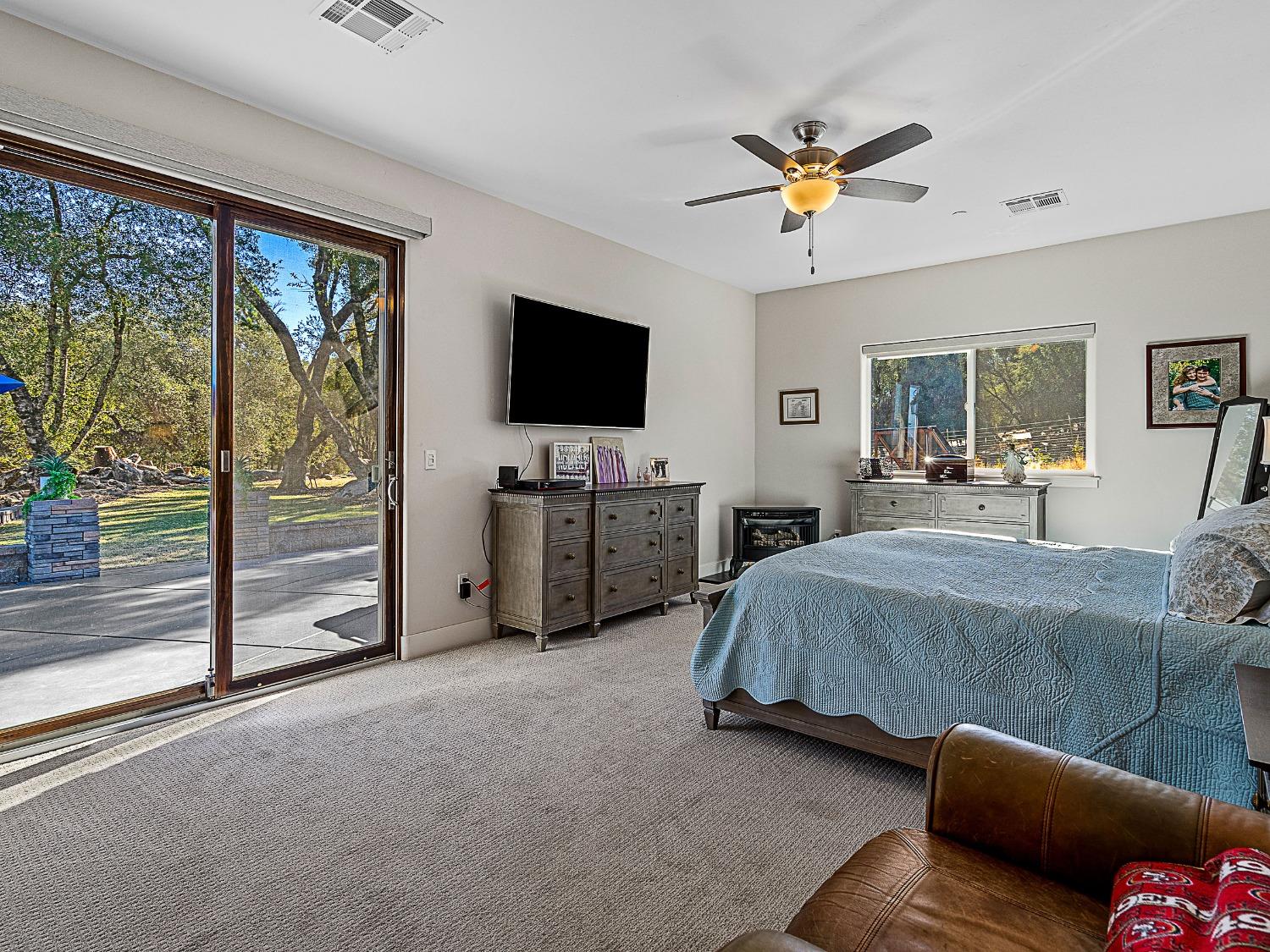 Detail Gallery Image 18 of 52 For 3102 Squirrel Hollow Rd, Somerset,  CA 95684 - 3 Beds | 3/1 Baths