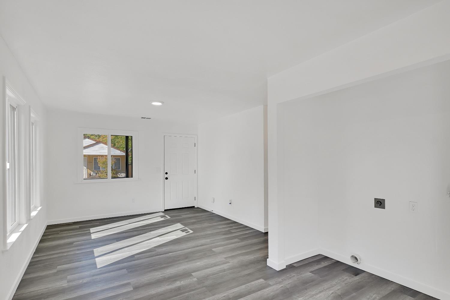 Detail Gallery Image 8 of 33 For 3221 San Jose Way, Sacramento,  CA 95817 - 2 Beds | 1 Baths