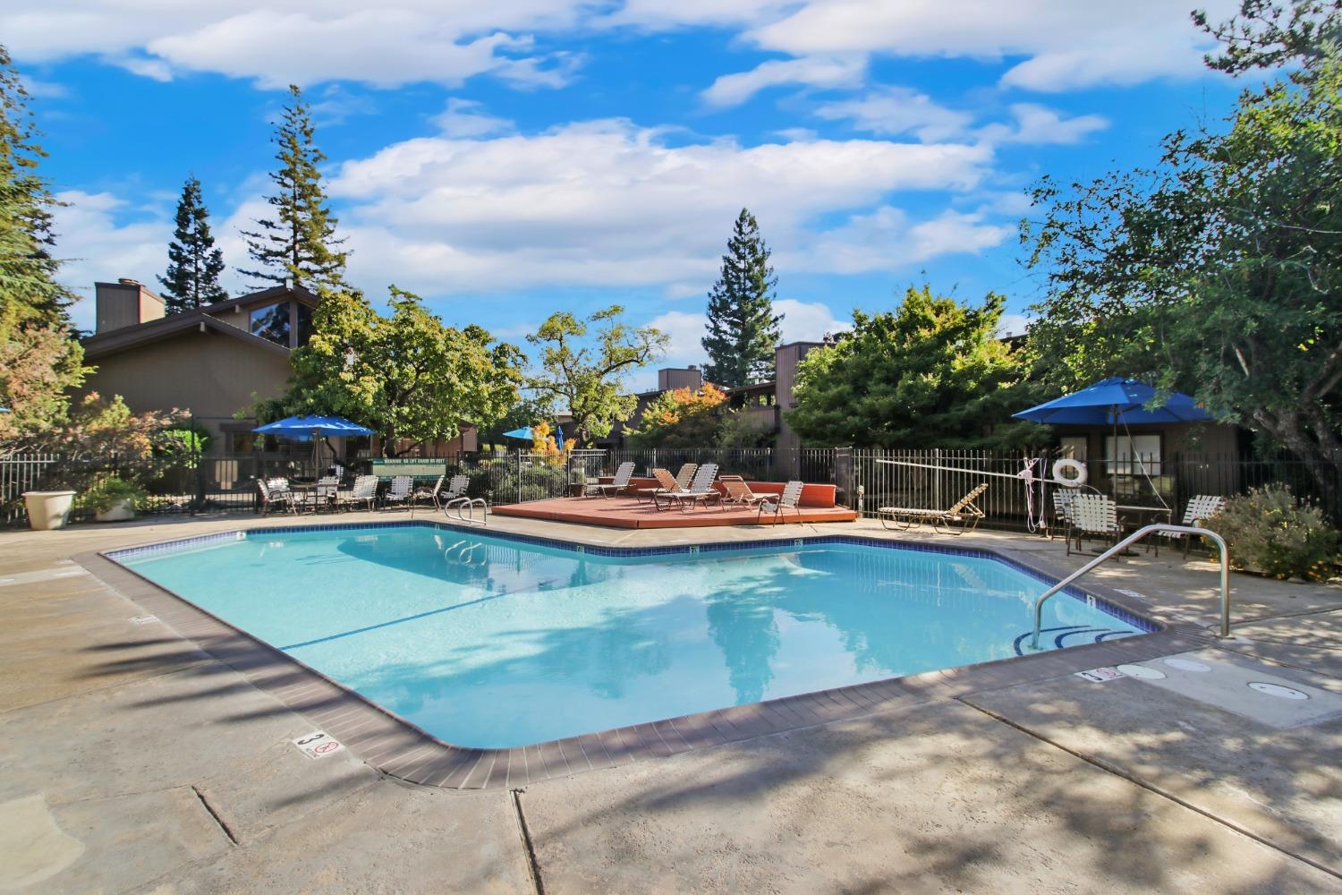 Detail Gallery Image 59 of 68 For 2408 Larkspur Ln #248,  Sacramento,  CA 95825 - 2 Beds | 1/1 Baths