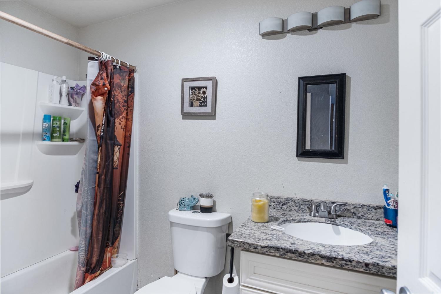 Detail Gallery Image 7 of 13 For 2750 Monte Diablo Ave, Stockton,  CA 95203 - 3 Beds | 2 Baths