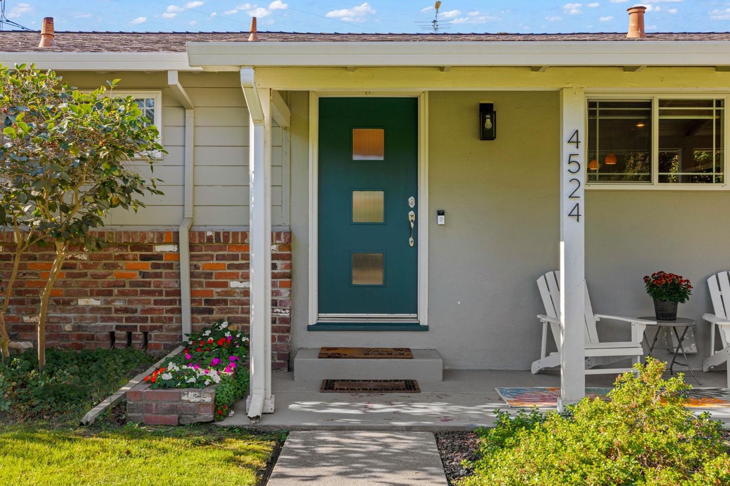 Detail Gallery Image 6 of 60 For 4524 Argonaut Way, Sacramento,  CA 95864 - 3 Beds | 2/1 Baths