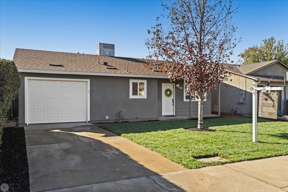 Detail Gallery Image 3 of 26 For 1627 Pontiac St, Oakdale,  CA 95361 - 3 Beds | 1/1 Baths