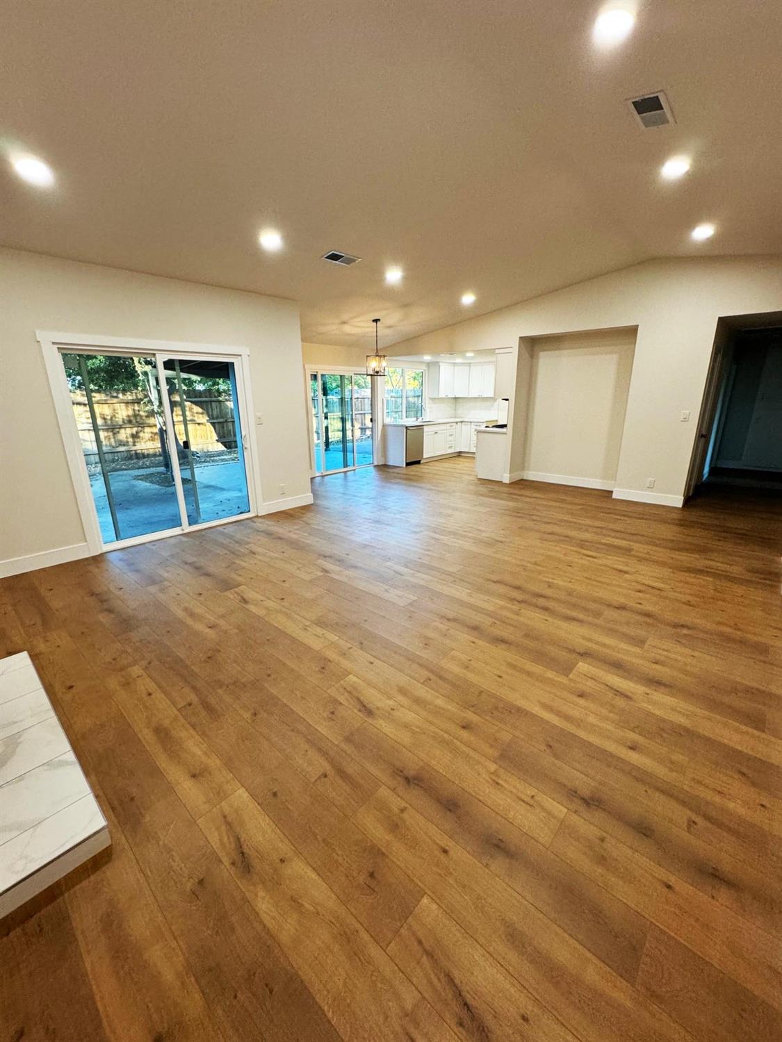 Detail Gallery Image 6 of 53 For 2653 Escobar, Sacramento,  CA 95827 - 3 Beds | 2 Baths