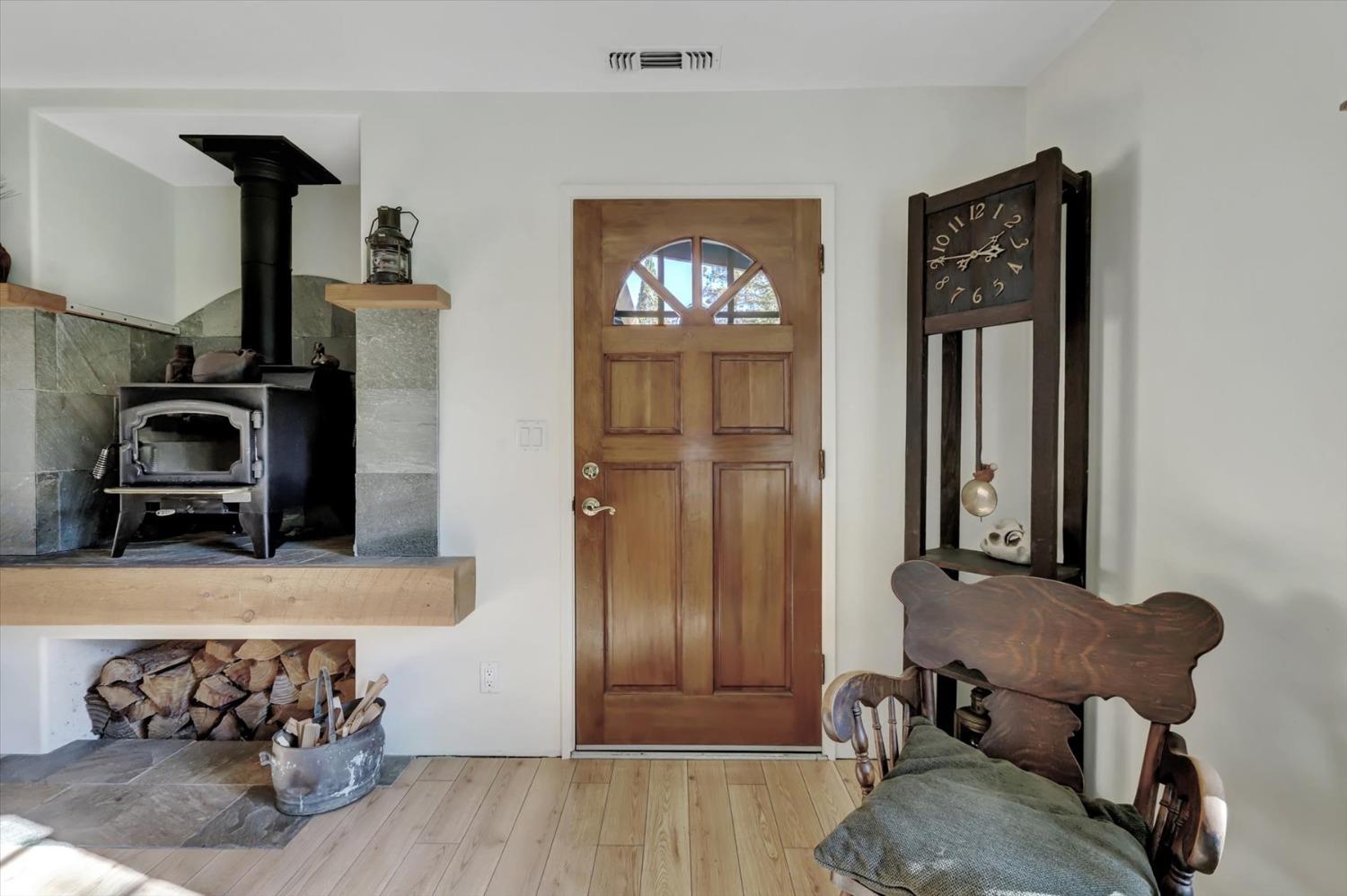 Detail Gallery Image 6 of 96 For 10680 Willow Valley Rd, Nevada City,  CA 95959 - 3 Beds | 2 Baths