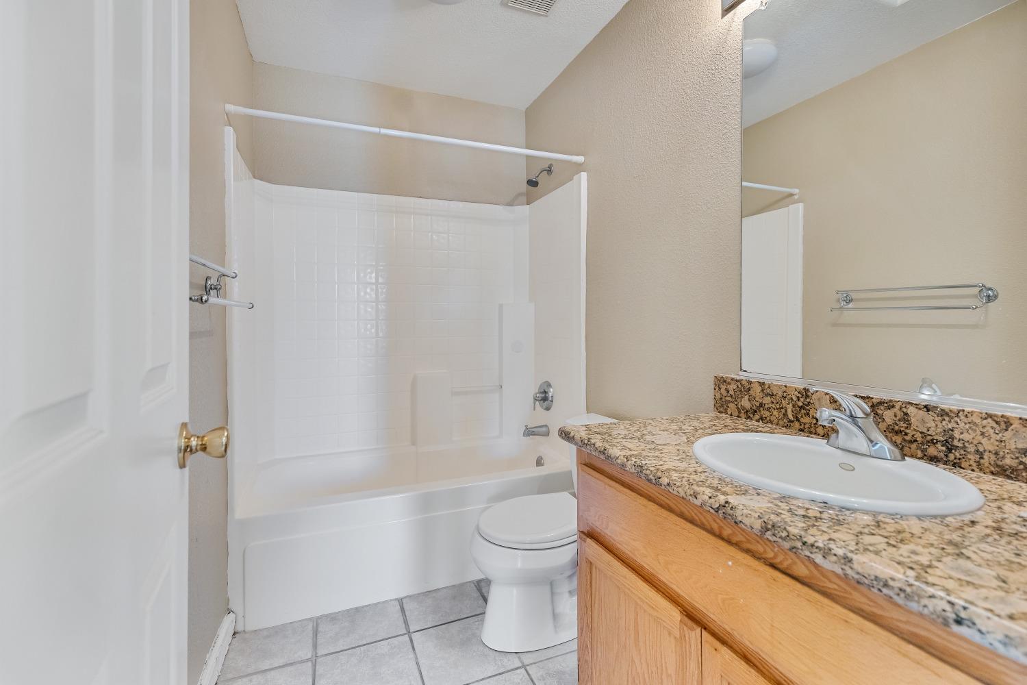 Detail Gallery Image 20 of 36 For 1837 Dove Ct, Lodi,  CA 95240 - 3 Beds | 2 Baths