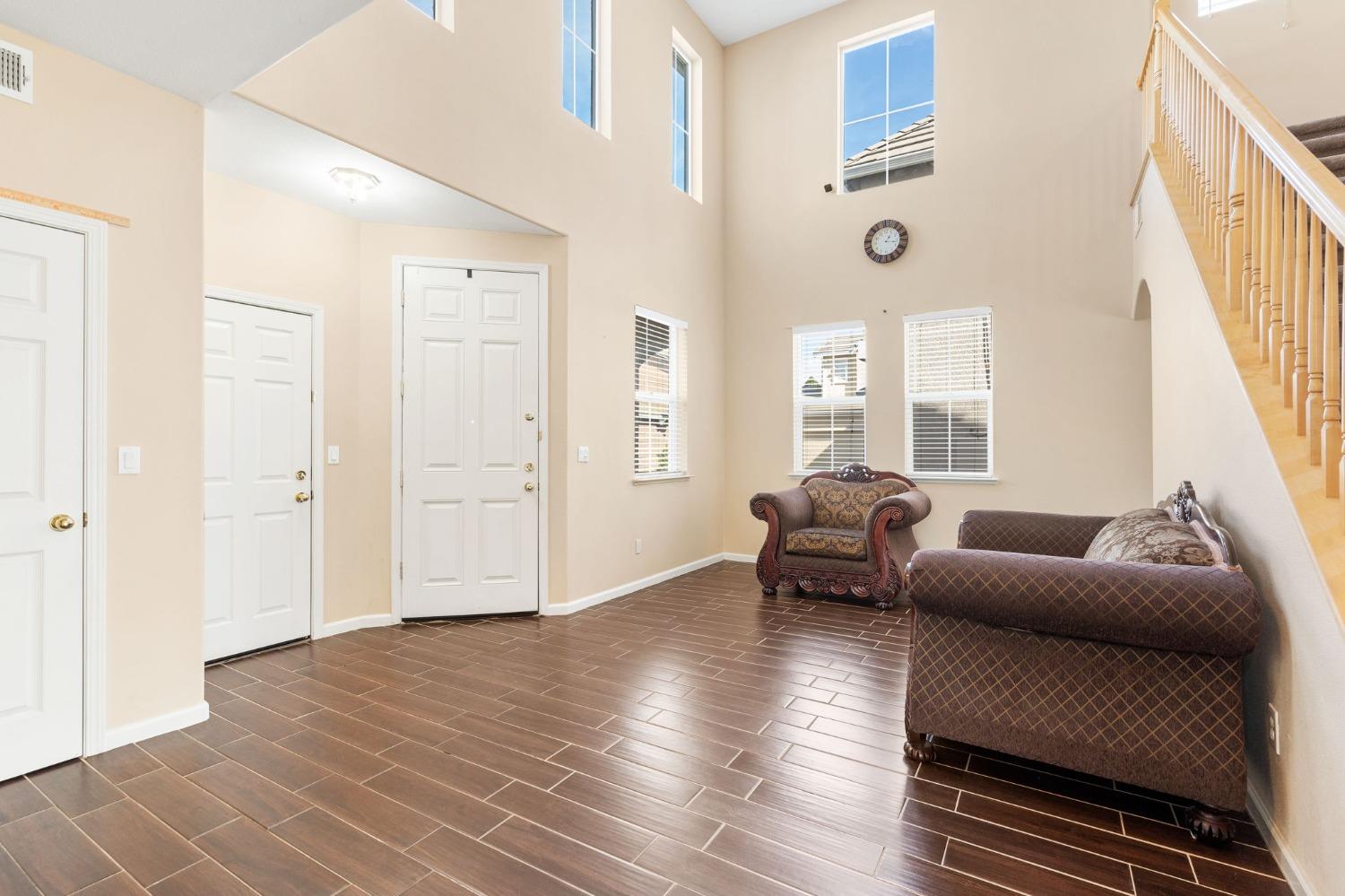 Detail Gallery Image 3 of 30 For 191 Caravaggio Cir, Sacramento,  CA 95835 - 3 Beds | 2/1 Baths