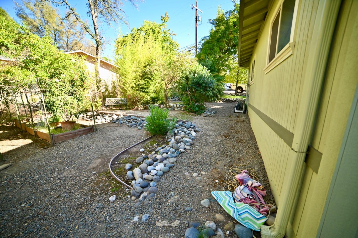 Jayhawk Drive, Penn Valley, California image 19