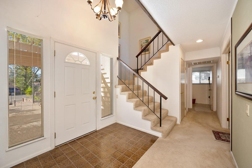 Detail Gallery Image 5 of 49 For 9369 Blue Oak Dr, Orangevale,  CA 95662 - 4 Beds | 2/1 Baths