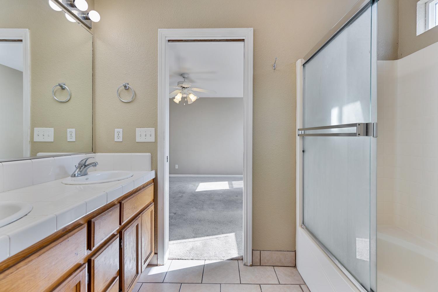 Detail Gallery Image 17 of 36 For 1837 Dove Ct, Lodi,  CA 95240 - 3 Beds | 2 Baths