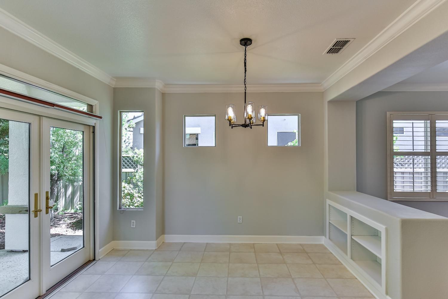 Detail Gallery Image 11 of 41 For 2233 Pebblestone Ln, Lincoln,  CA 95648 - 1 Beds | 2 Baths